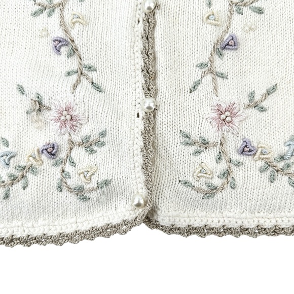 Vintage Yarnworks White Pink Embroidered Pearl Button Cotton Knit Cardigan sz M - Picture 3 of 7